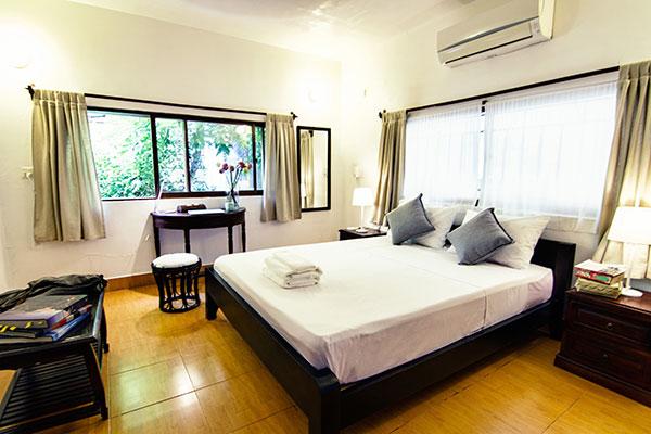 Double bed YK Art House hotel