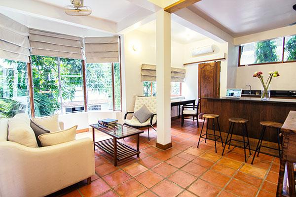 The best long-term hotel option with the highest quality and most reasonable rate in Phnom Penh. 3 star expat-owned hotel in Cambodia. Vegetarian restaurant, international artist in residence program, art studio, yoga classes and more.