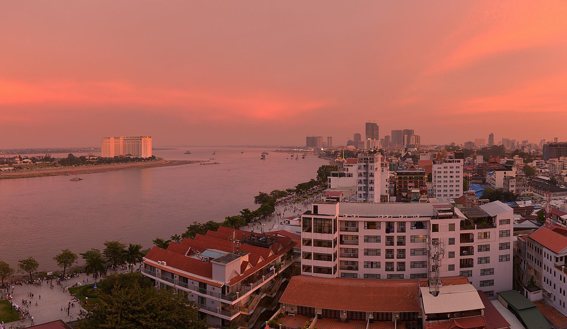 evening in phnom penh